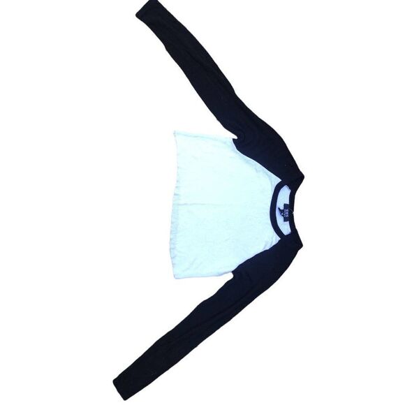 1. SWS Essentials Long Sleeve Crop Top Small - Picture 3 of 4